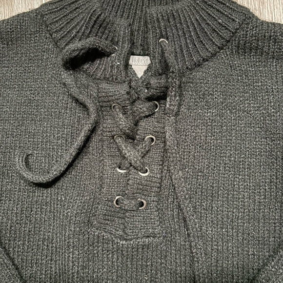 Falls Creek Black Lace-Up Men's Crewneck Sweater - Picture 3 of 5